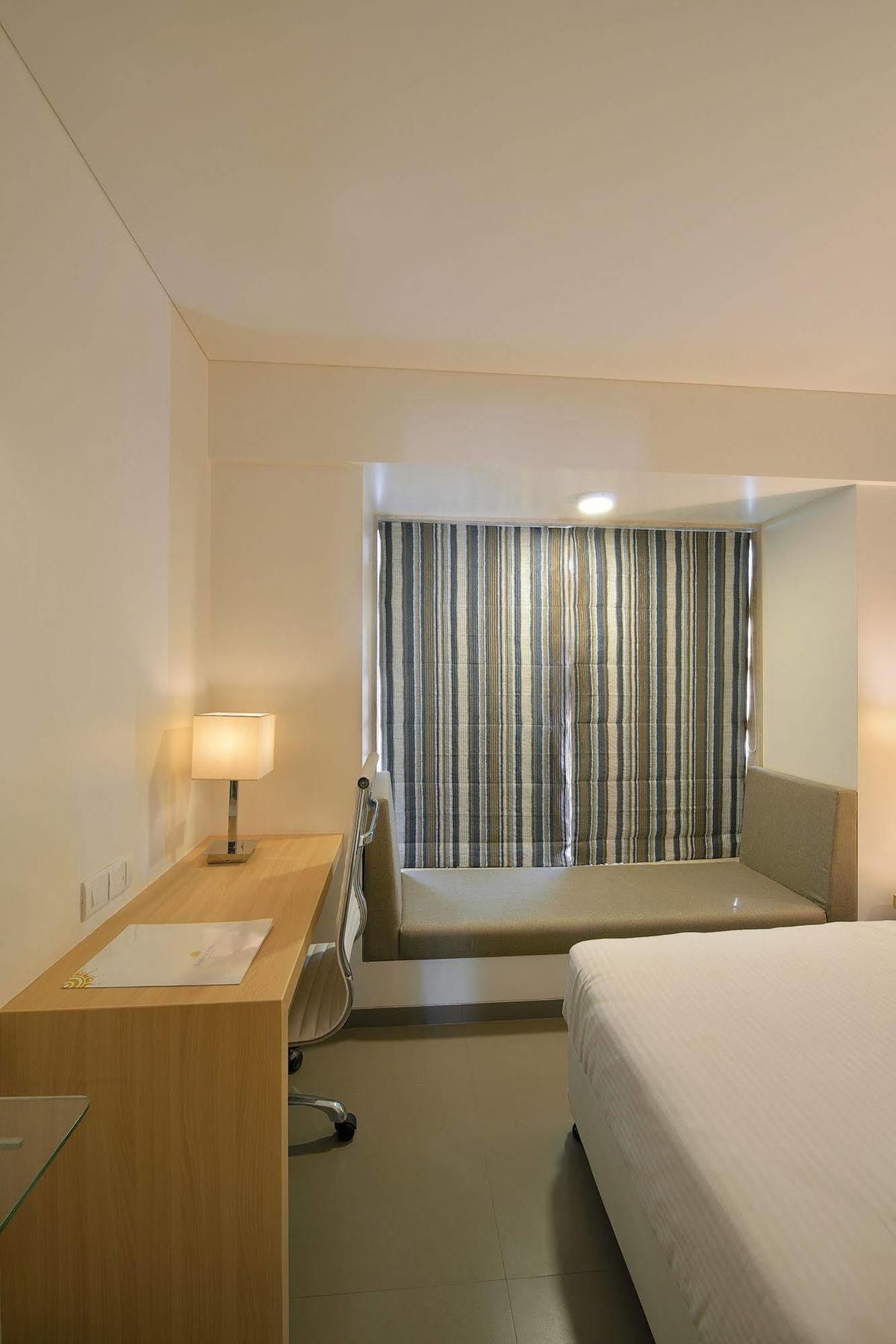 Krishna Palace Hotel - Ambernath Ambarnath Extérieur photo