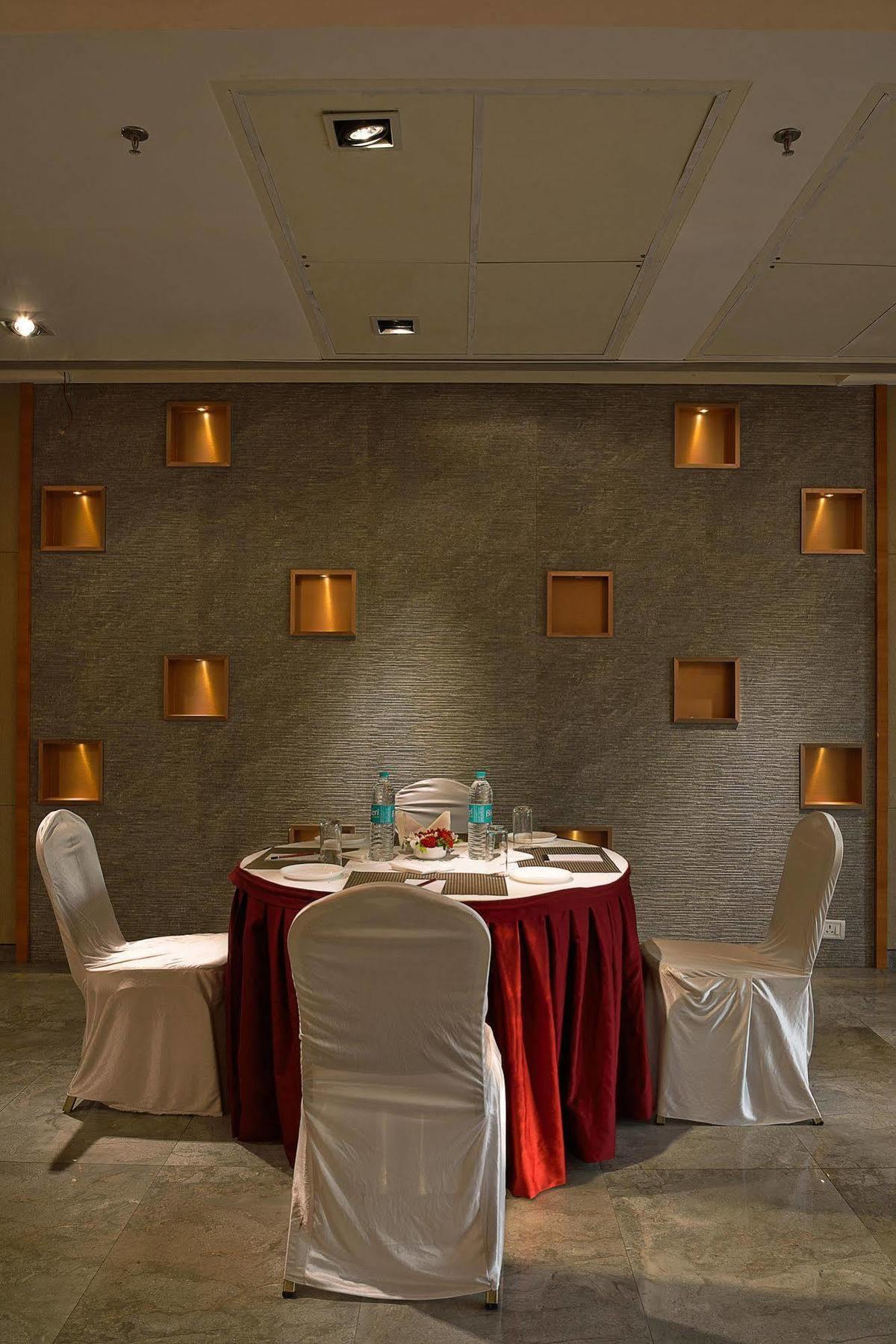 Krishna Palace Hotel - Ambernath Ambarnath Extérieur photo