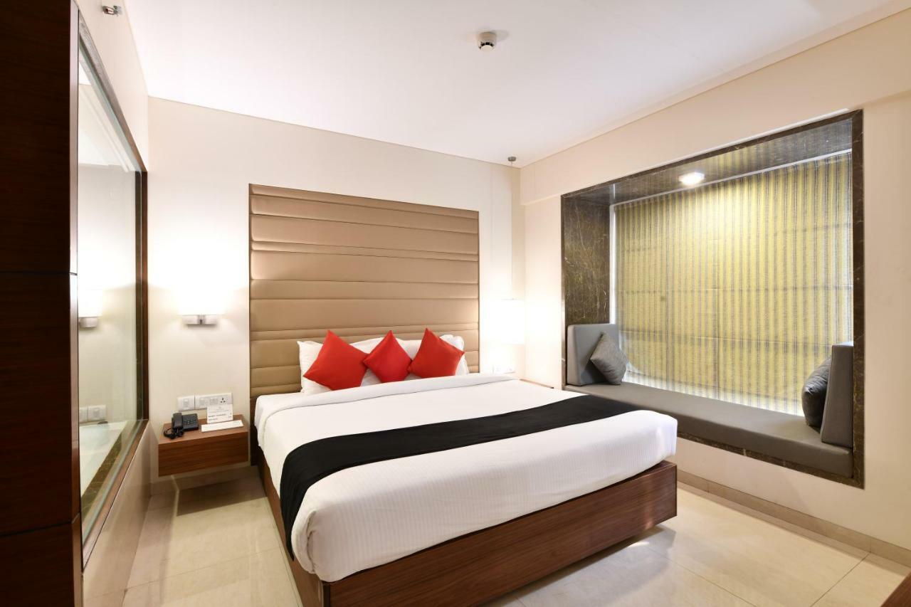 Krishna Palace Hotel - Ambernath Ambarnath Extérieur photo